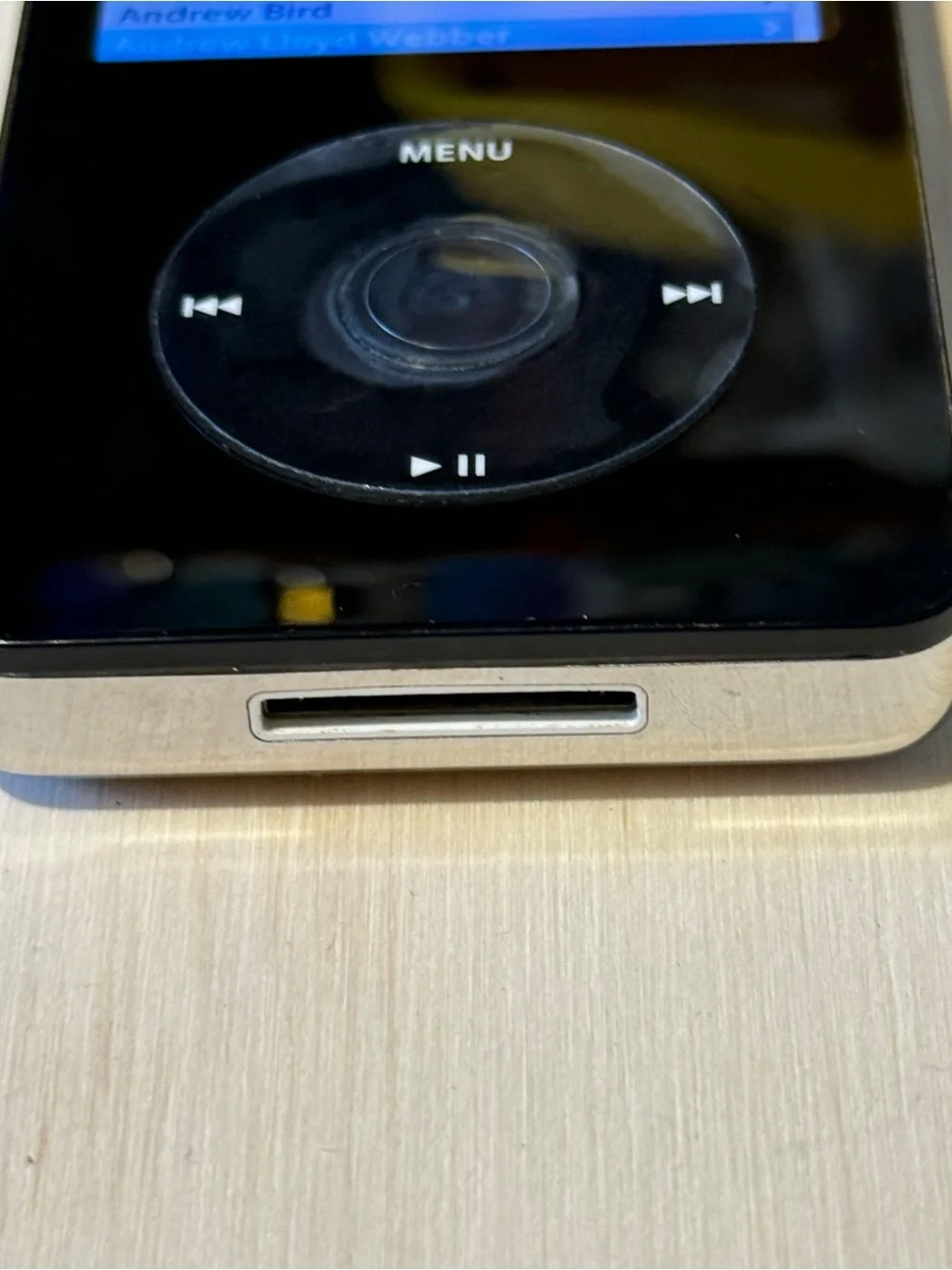 iPod Model:A1136 5thGen 60GB Blk“BROKEN”Hard Drive/Battery Issues Read Info Blw!
